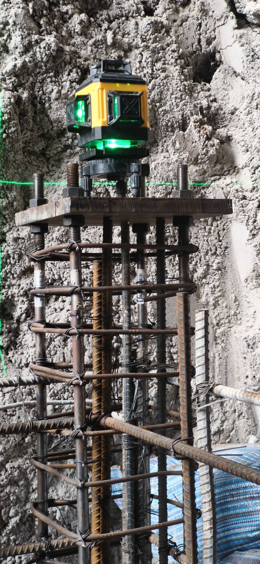 PIT STRUCTURE